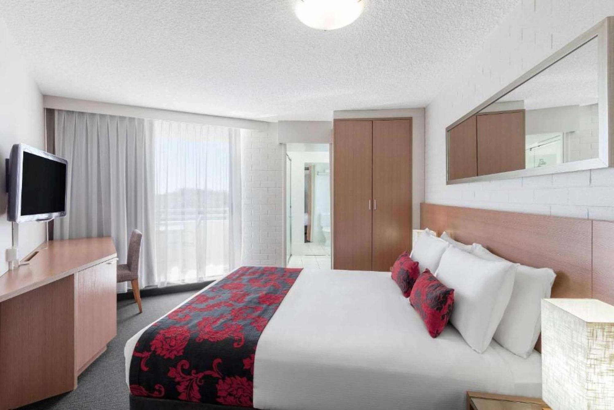 Ramada By Wyndham Marcoola Beach Екстериор снимка